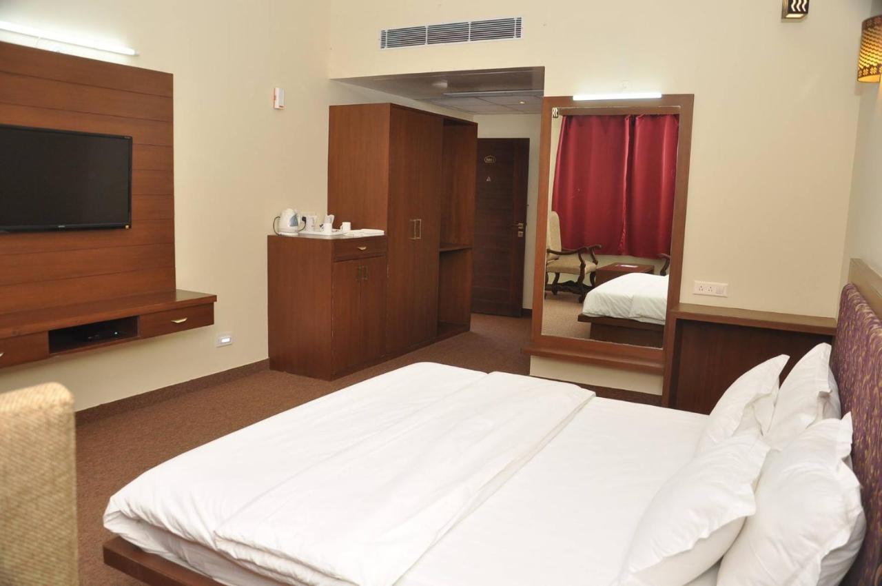 Neelkanth'S Bagar Inn Resort Jhunjhunu Bagian luar foto