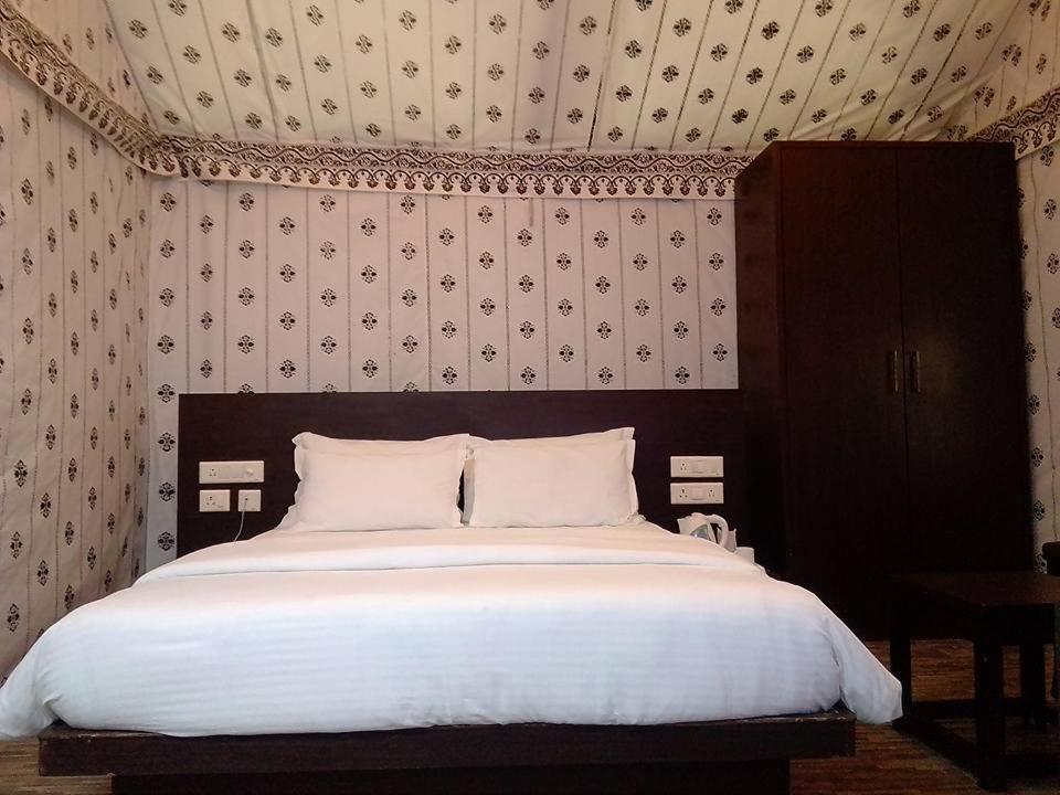 Neelkanth'S Bagar Inn Resort Jhunjhunu Bagian luar foto