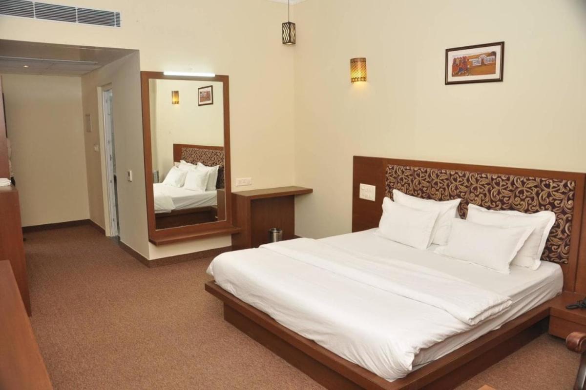 Neelkanth'S Bagar Inn Resort Jhunjhunu Bagian luar foto