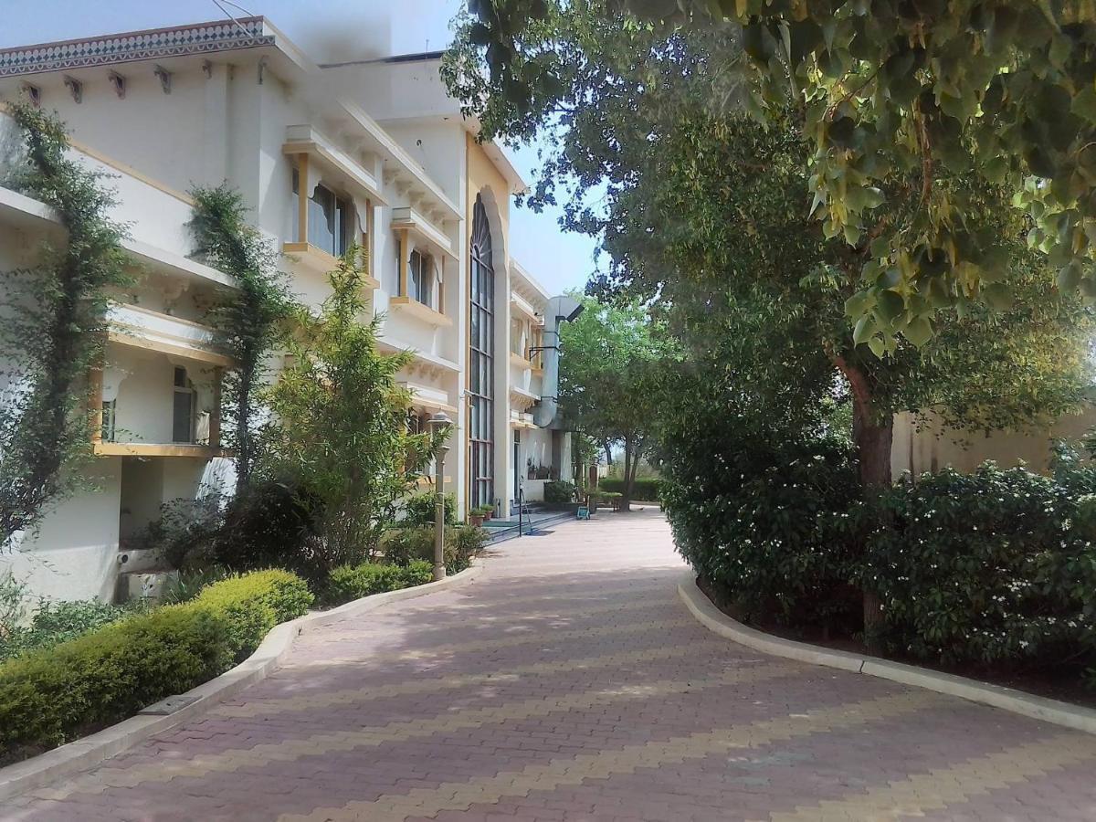 Neelkanth'S Bagar Inn Resort Jhunjhunu Bagian luar foto